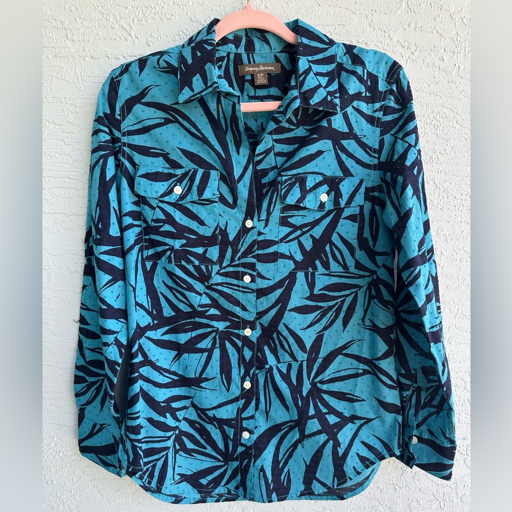 Tommy Bahama women’s blue and navy tropical print cotton blouse size S